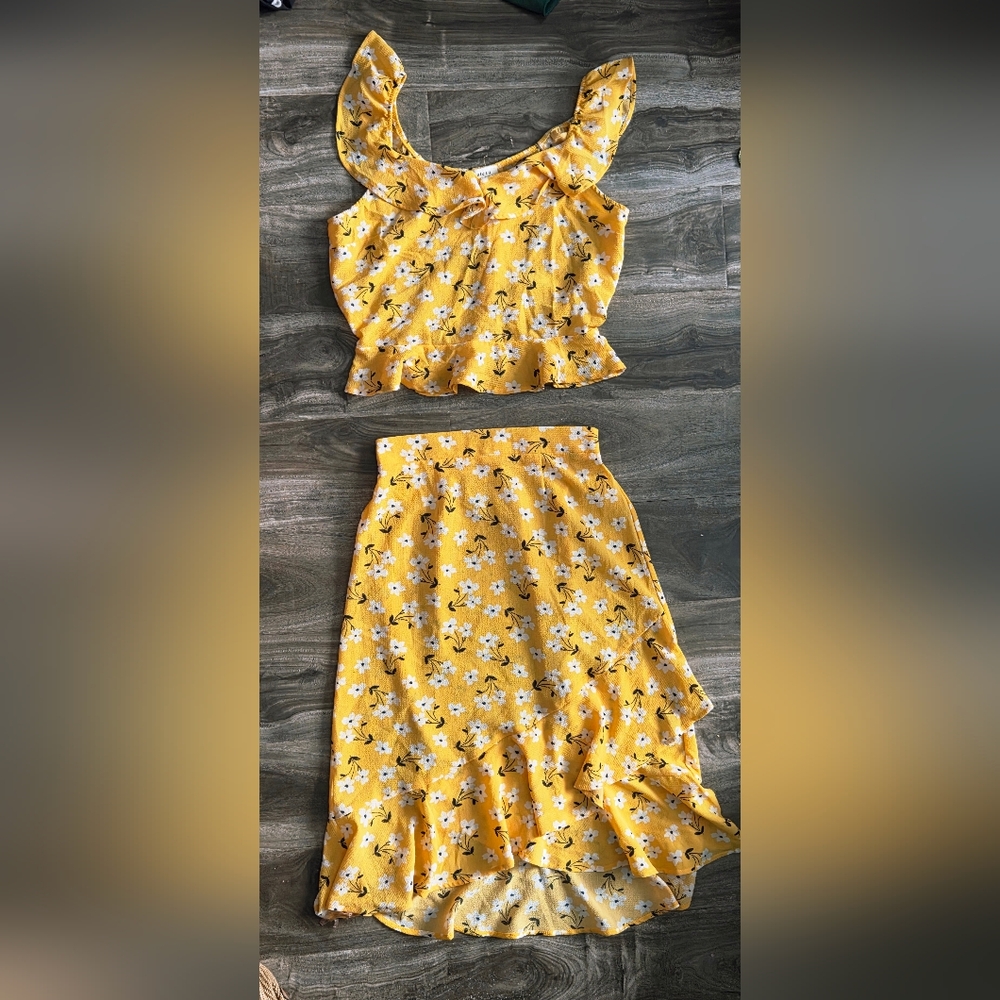 Yellow A-Line Midi Skirt Set for Casual Resort Wear